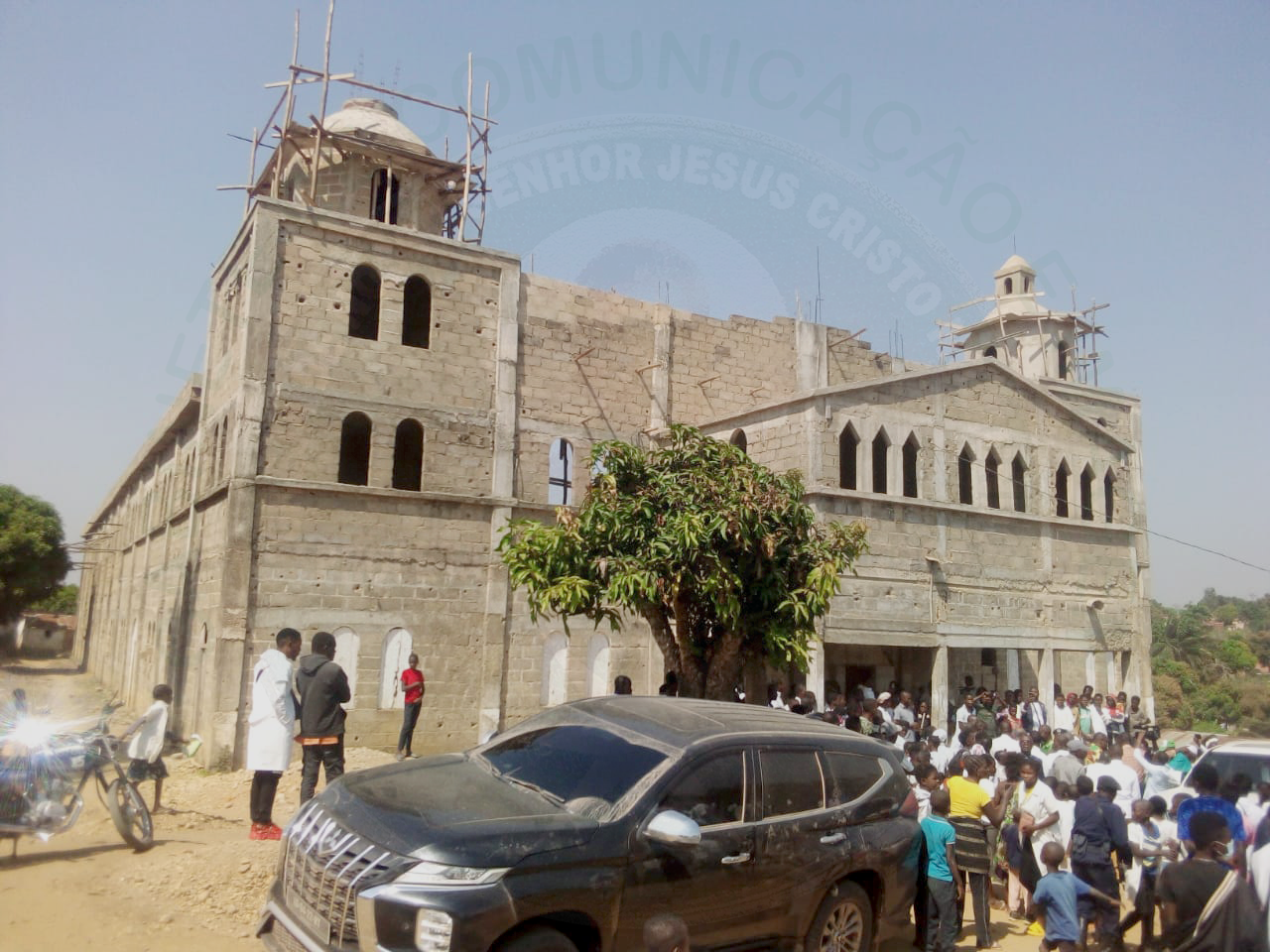 Obras do Templo da paróquia de Zulumongo em Maquela agradam o Líder Espiritual