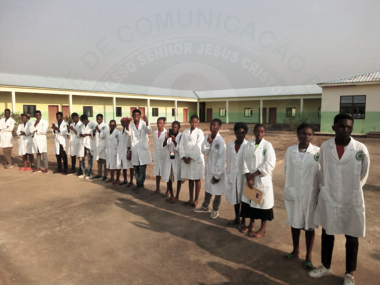 Instituto Médio Tocoísta em Ntaya com cerca de 195 alunos carece de meios para melhor funcionamento!